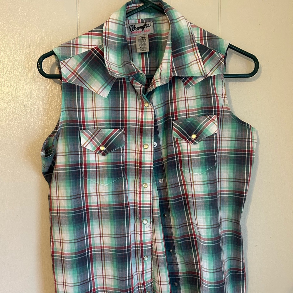 Wrangler Retro Women’s Pearl Snap Sleeveless Cowgirl/Western Shirt M